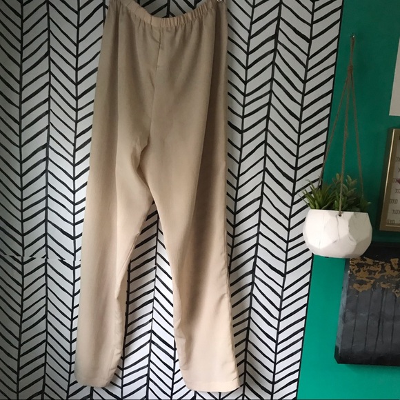 Gorgeous Tan Lightweight Pants - Picture 2 of 3